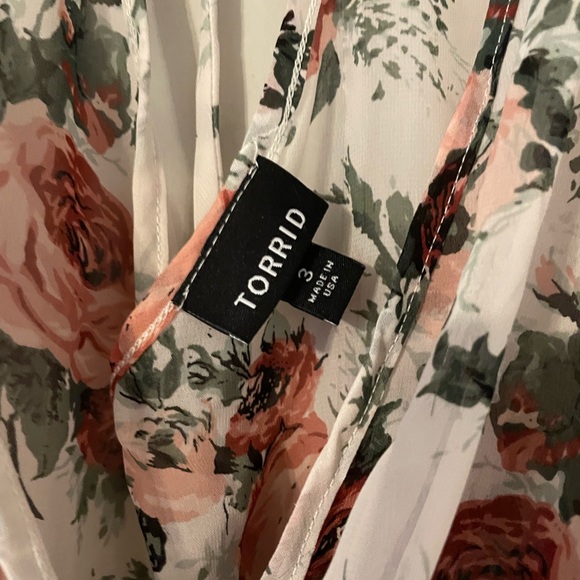 Torrid floral top - Picture 2 of 2